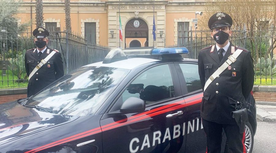 Badante ladro vende ai compro oro i monili della datrice di lavoro: denunciato