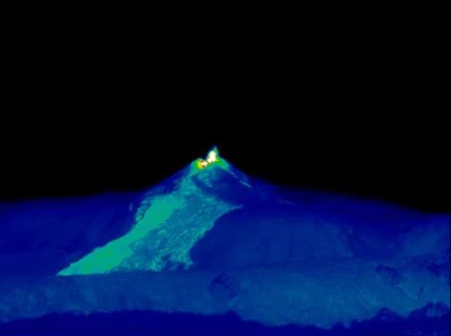 Etna, nuova attività stromboliana del vulcano
