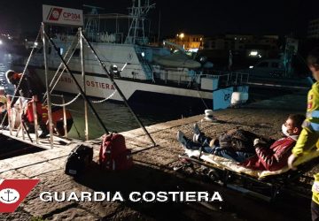 Catania, evacuazione medica di un marinaio della Grimaldi colto da malore