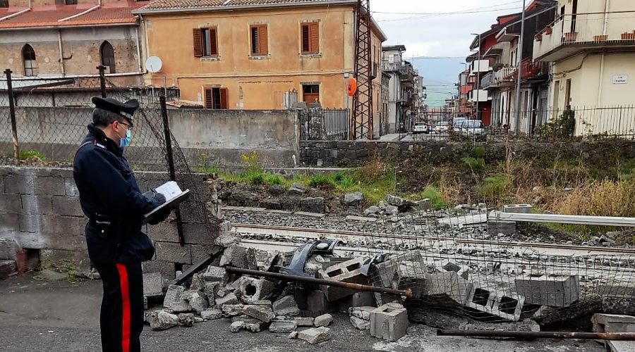 muro danneggiato a Randazzo