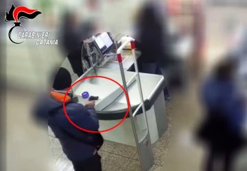 Messa la parola fine agli assalti di un rapinatore seriale VIDEO