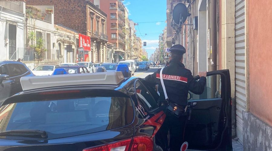 In tre rubano una potente moto: arrestato 15enne