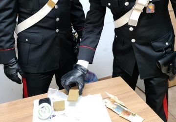 Gaggi, trovato con pi&ugrave; di 100 grammi di hashish a casa: 25enne in manette