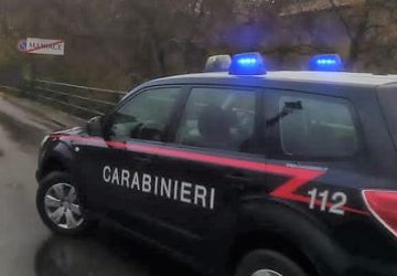 Padre e figlio nascondevano munizioni e droga: denunciati