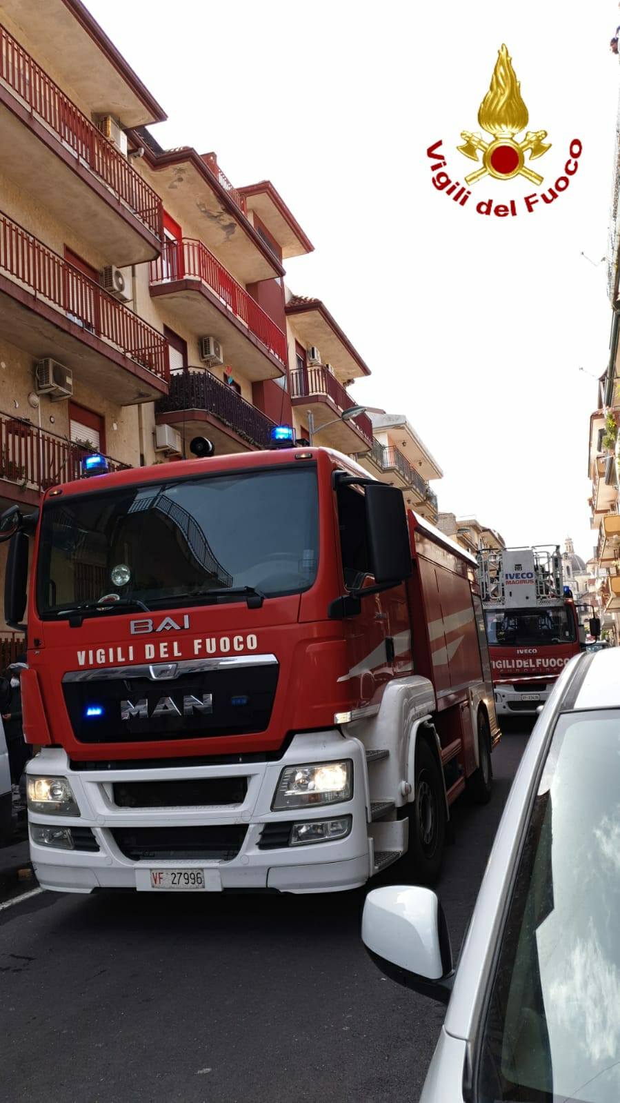 Aci San Filippo, divampa incendio in una abitazione: c’è un morto