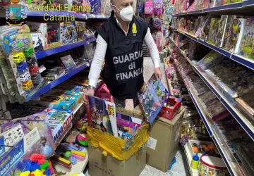 Articoli contraffatti o non a norma: sequestri e sanzioni a Giarre, Fiumefreddo, Catania, Pedara e Belpasso VD