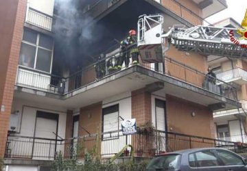 Belpasso, paura per un incendio in un'abitazione