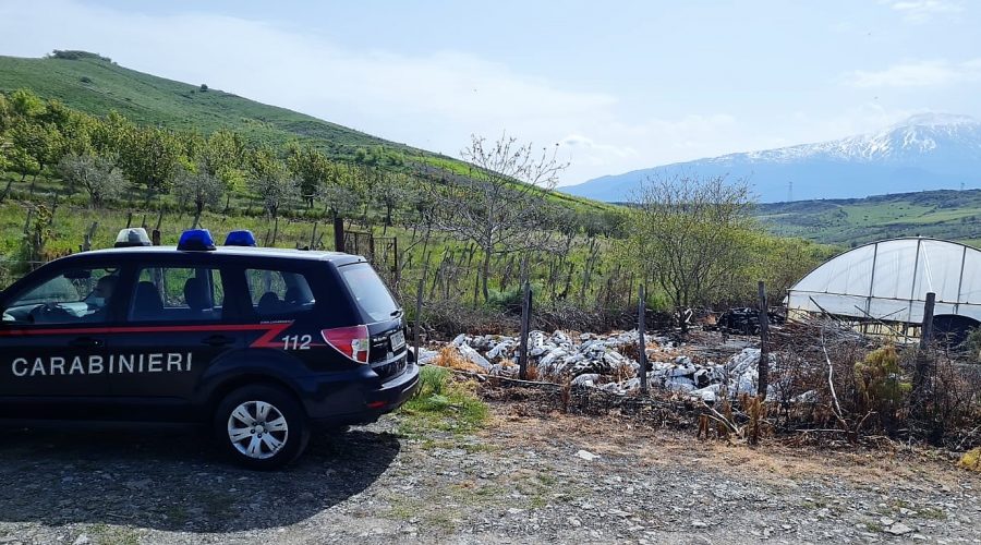 Maniace, inscena un incendio per attirare l’attenzione delle Autorità: denunciato