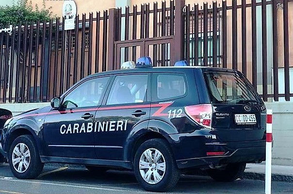 Biancavilla, era stato trovato con mezzo chilo di “erba” nascosta in casa: in carcere 39enne