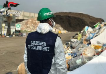 Gestione illecita dei rifiuti, sequestrate dal Noe di Catania diverse aree
