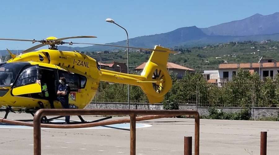 Mascali, pedone travolto da motoape in via Sicula Orientale. Intervento dell’elisoccorso