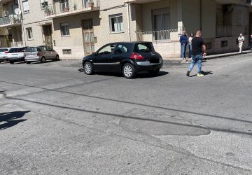 Giarre, incidente nell'incrocio tra via Cairoli e D'Azeglio. Ferito un bambino