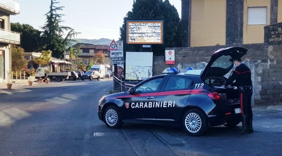 Bronte, spacciatore fugge al controllo ma viene raggiunto ed arrestato
