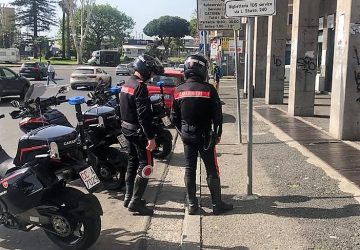 Catania, rapinano una &ldquo;lucciola&rdquo; in viale Libert&agrave;: inseguiti ed arrestati