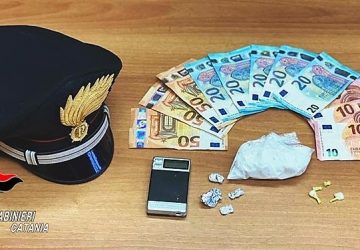 Pedara, coppia in manette: lei nascondeva la cocaina nel reggiseno