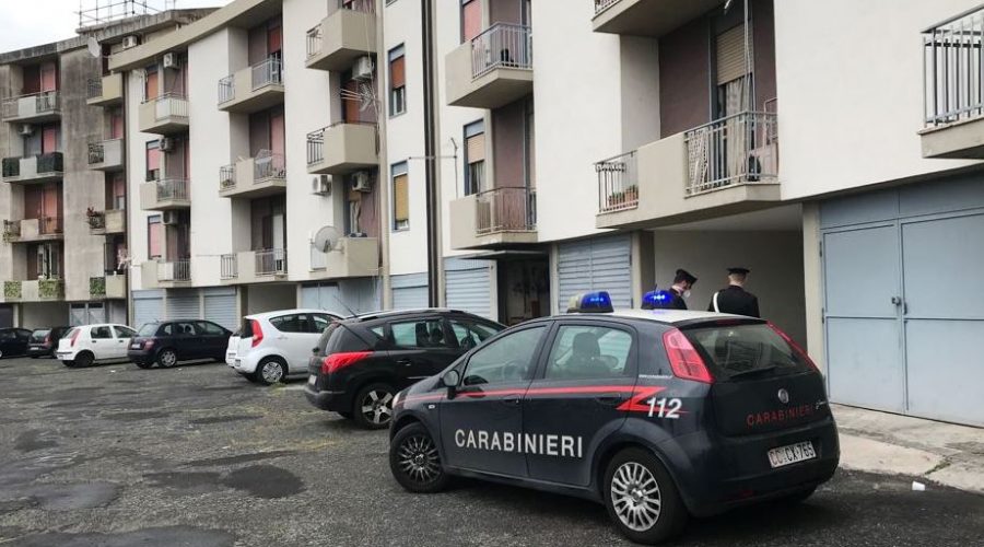 Catania, blitz antidroga in via Ustica: sequestrate cocaina, marijuana e crack