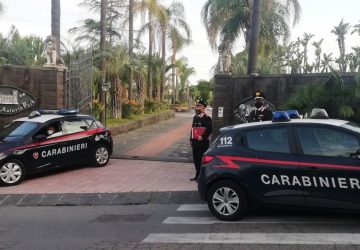 Controlli Covid, festeggiavano il matrimonio all'Astoria di Acireale: sposi e invitati sanzionati, locale chiuso