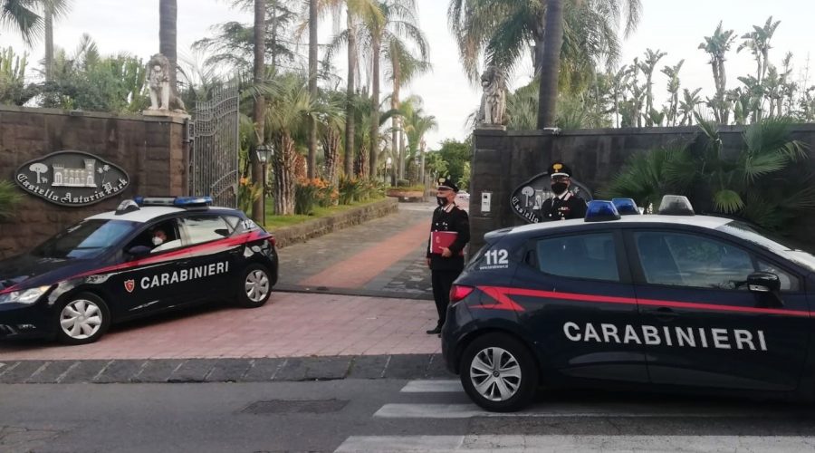 Controlli Covid, festeggiavano il matrimonio all’Astoria di Acireale: sposi e invitati sanzionati, locale chiuso