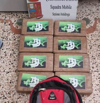 Catania, beccato corriere con 8 kg di cocaina