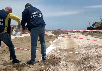 Catania, Guarda costiera sequestra nella zona della Playa un'area di 400 mq