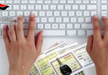 Randazzo, stipulava false assicurazioni online: denunciato