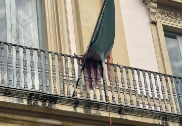 Giarre, Festa della Repubblica e quelle bandiere indecenti del municipio