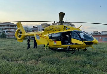 Giarre, elipista invasa dalla cenere: elisoccorso costretto ad atterrare tra le sterpaglie