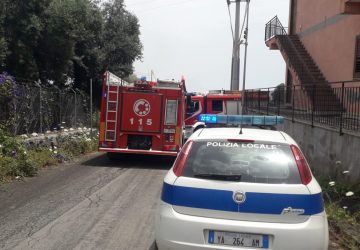 Riposto, vasto incendio in Contrada Gancia