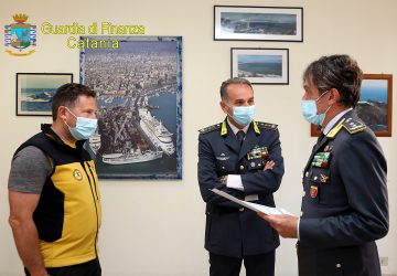 Catania, visita del Comandante Regionale Sicilia della Gdf, Gen. Rapanotti al Comando Provinciale