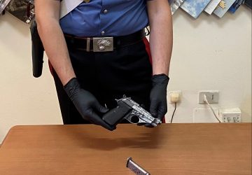 Motta Camastra, beccato in possesso di una pistola con matricola abrasa: arrestato