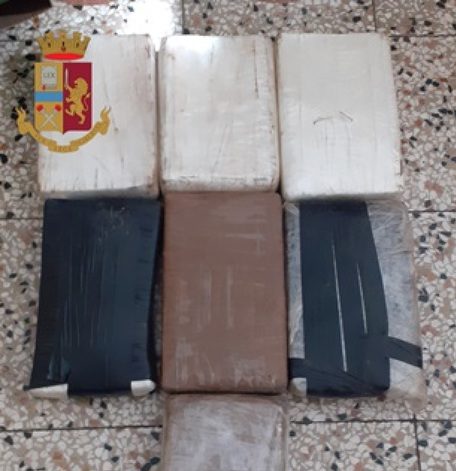 Dalla Calabria a Catania con 7 chili cocaina, arrestato 47enne