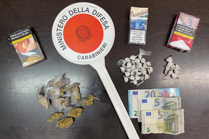 Cocaina e marijuana: in manette pusher a Paternò