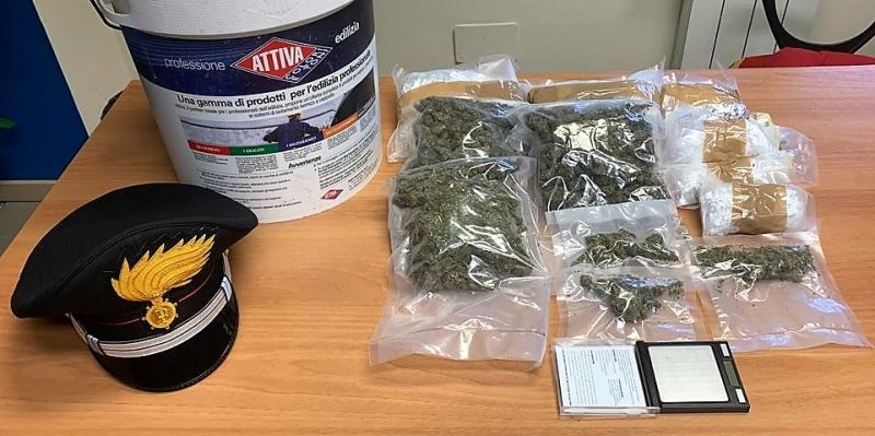 700 grammi di marijuana in mansarda: arrestato 30enne