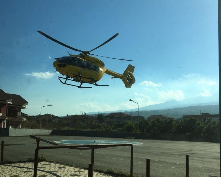 Mascali, cade dalla bicicletta. Intervento dell’elisoccorso