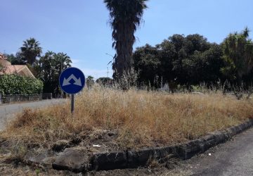 Fondachello, via dott. Mario Amato in pessime condizioni