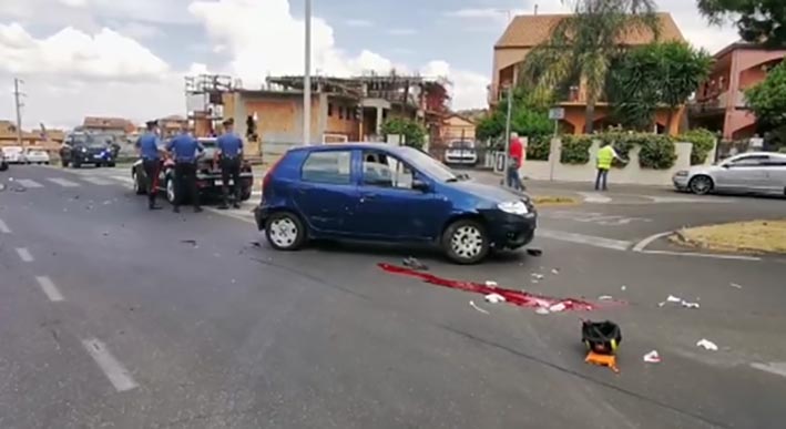 Scontro auto-scooter nel Catanese: muore 20enne