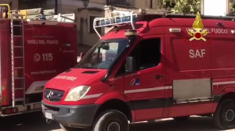 Castel di Judica, incendio in una panineria: un morto e una ferita
