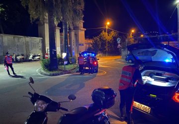 Da Catania a Lipari per "conciliare vacanza e lavoro": arrestati per tentata rapina e lesioni aggravate