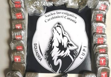 I Lupi &ldquo;fiutano&rdquo; hashish ed una pistola: arrestato 19enne