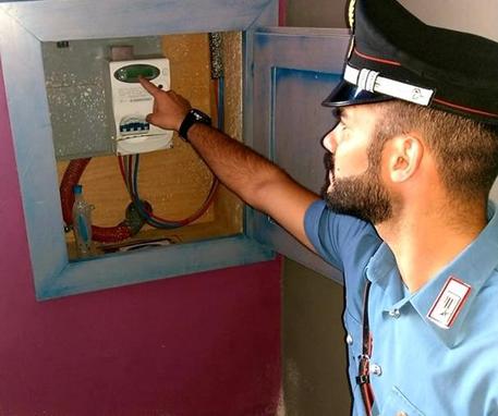 Raddusa, contatori elettrici fai da te: 9 denunciati