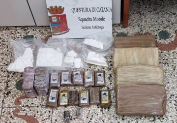 Catania, sequestrati 5 chili di cocaina e 2 kg di hashish
