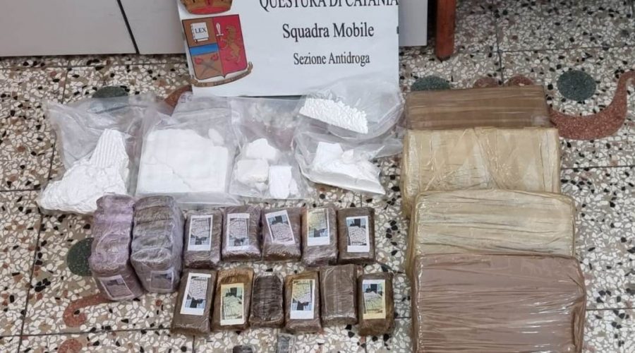 Catania, sequestrati 5 chili di cocaina e 2 kg di hashish