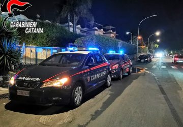 Acireale ed Aci Castello, controlli dei Carabinieri: un arresto ed un lido chiuso temporaneamente