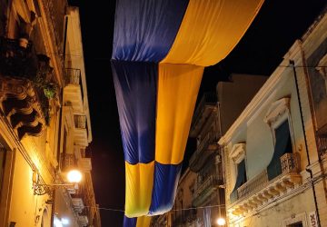 Giarre festeggia il Giarre calcio e si tinge di gialloblù
