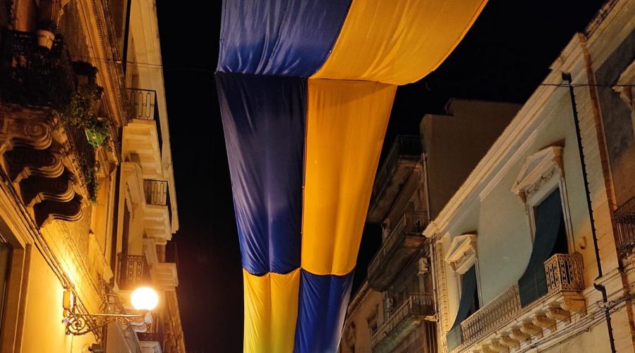 Giarre festeggia il Giarre calcio e si tinge di gialloblù