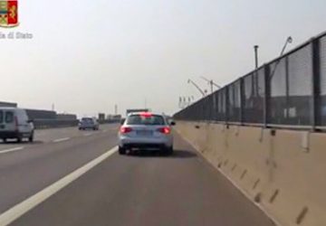 Tangenziale di Catania:  la polizia sequestra la patente a 12 “furbetti” della corsia d'emergenza