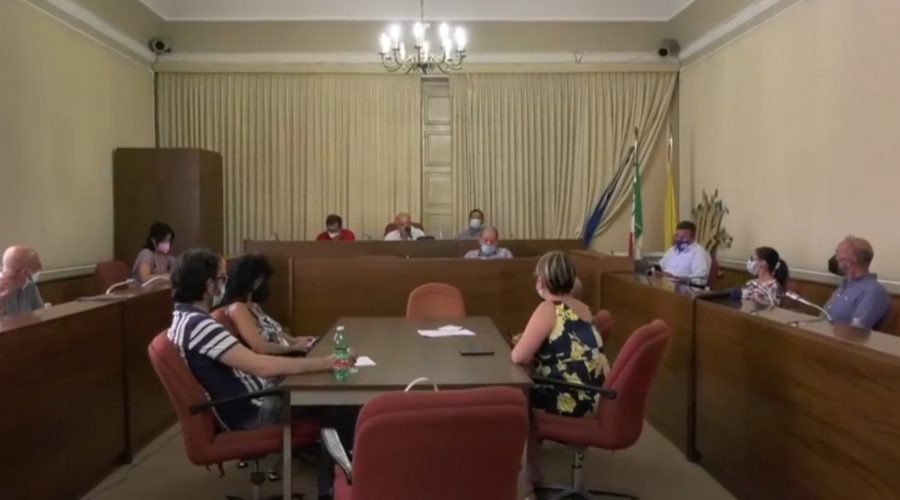 Mascali, il gruppo consiliare di maggioranza “Progetto Sicilia” “bacchetta” il sindaco Messina