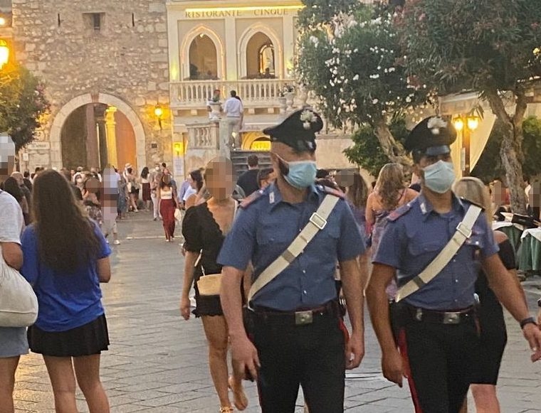 Taormina, controlli a tappeto dei carabinieri