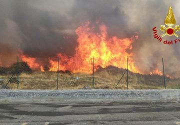 Catania e provincia, emergenza incendi. Criticit&agrave; a Linguaglossa e Acireale