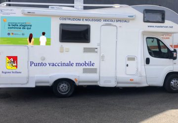 Catania, inizia il tour del punto vaccinale mobile